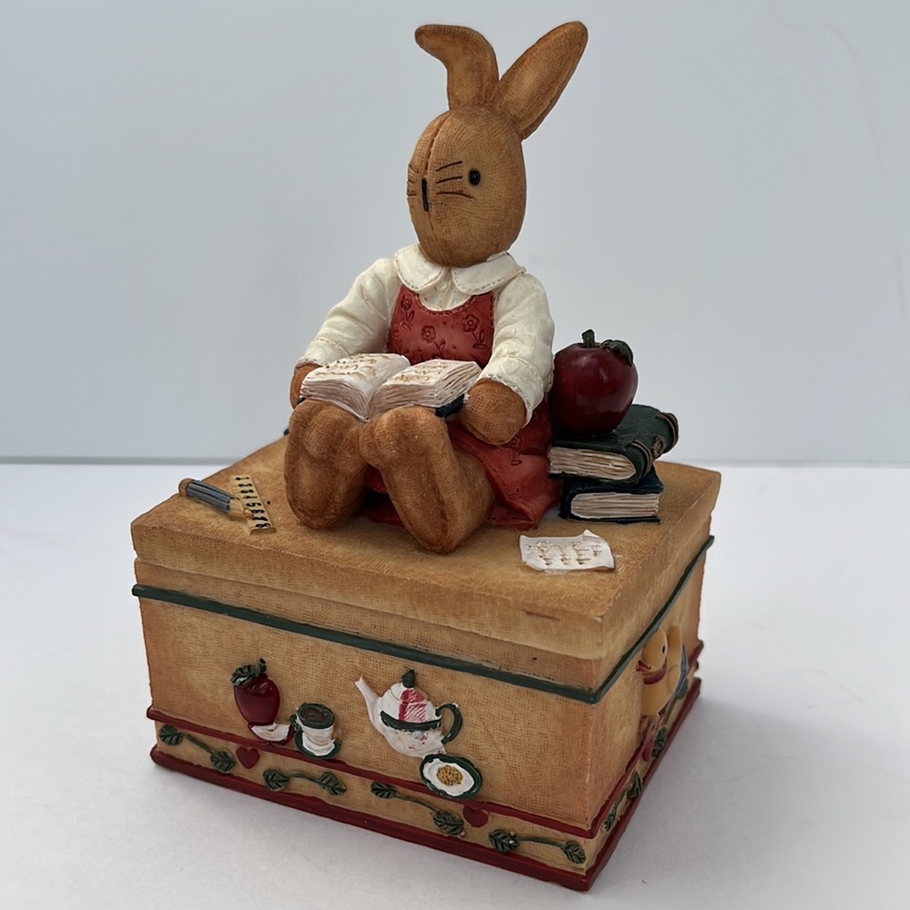 ARTISAN FLAIR Little Folks Collection Bunny Trinket Box